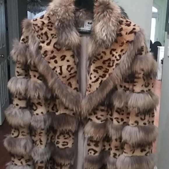 Sheared mink leopard print with fox collar & fur a - Picture 4 of 6
